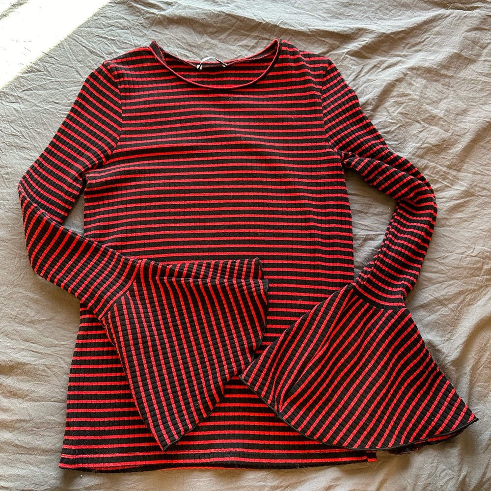 Zara Striped London sleeve sweater ❤️🖤
